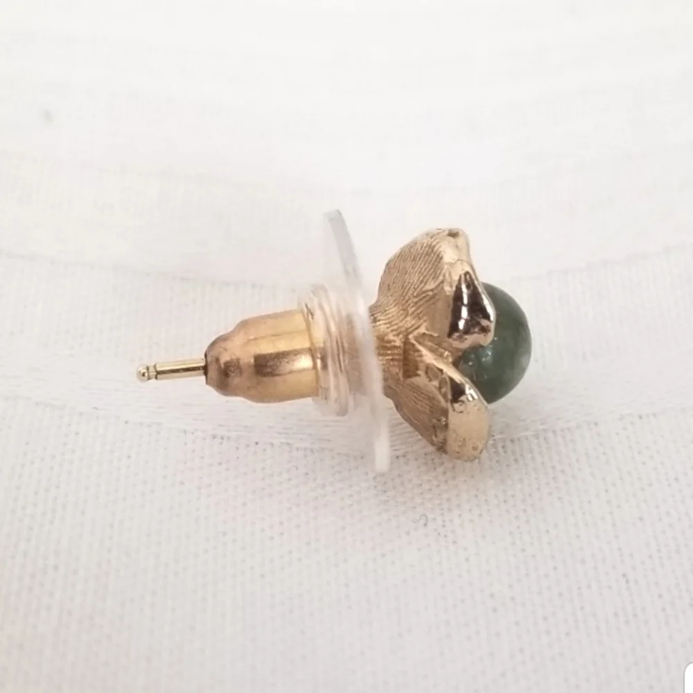 Vintage Gold Chrysoprase Earring Single - Picture 2 of 4